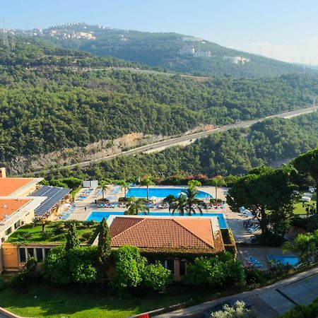 Country Lodge Hotel & Resort Beirut Esterno foto