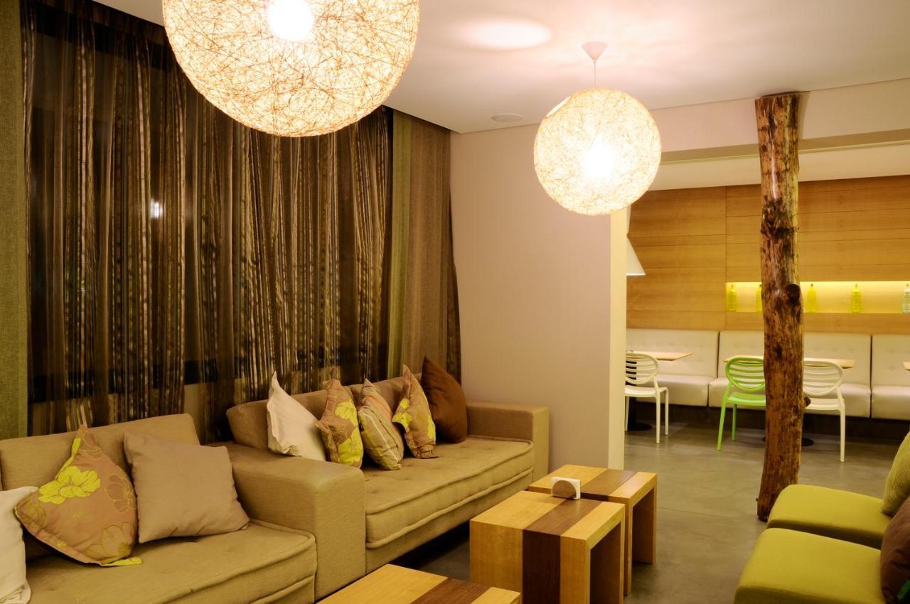 Country Lodge Hotel & Resort Beirut Esterno foto