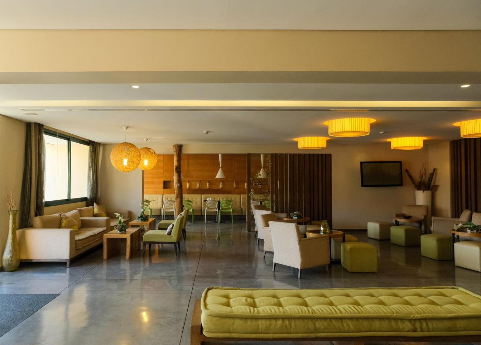 Country Lodge Hotel & Resort Beirut Esterno foto