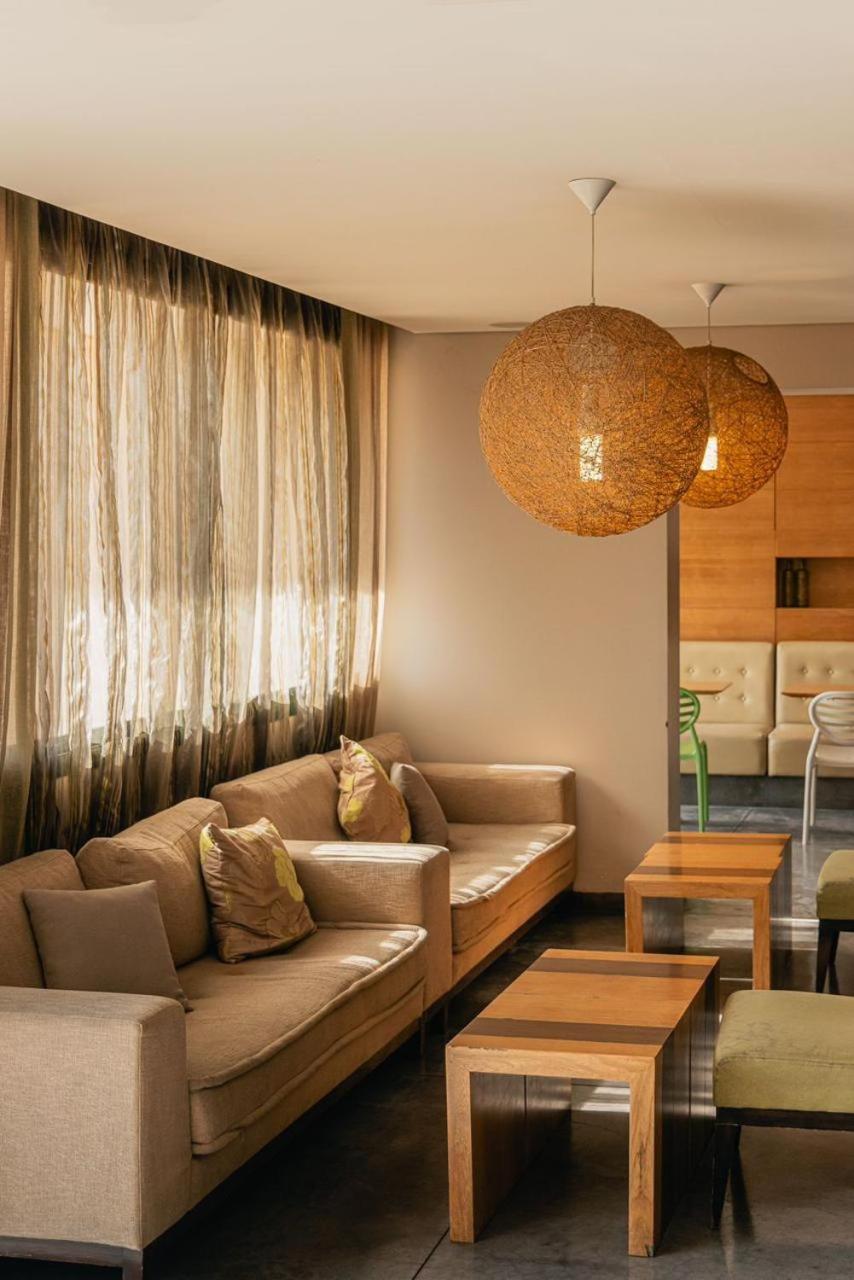 Country Lodge Hotel & Resort Beirut Esterno foto