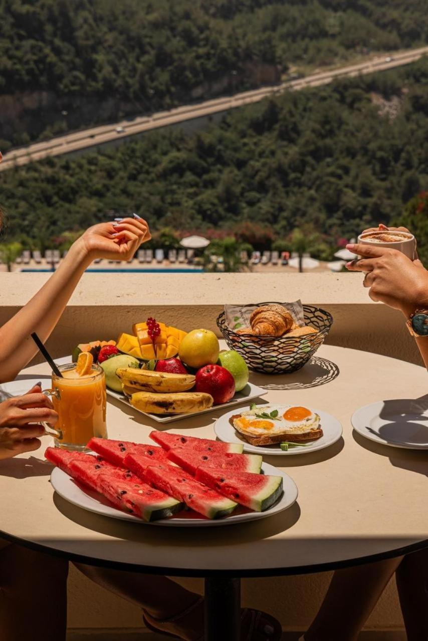 Country Lodge Hotel & Resort Beirut Esterno foto