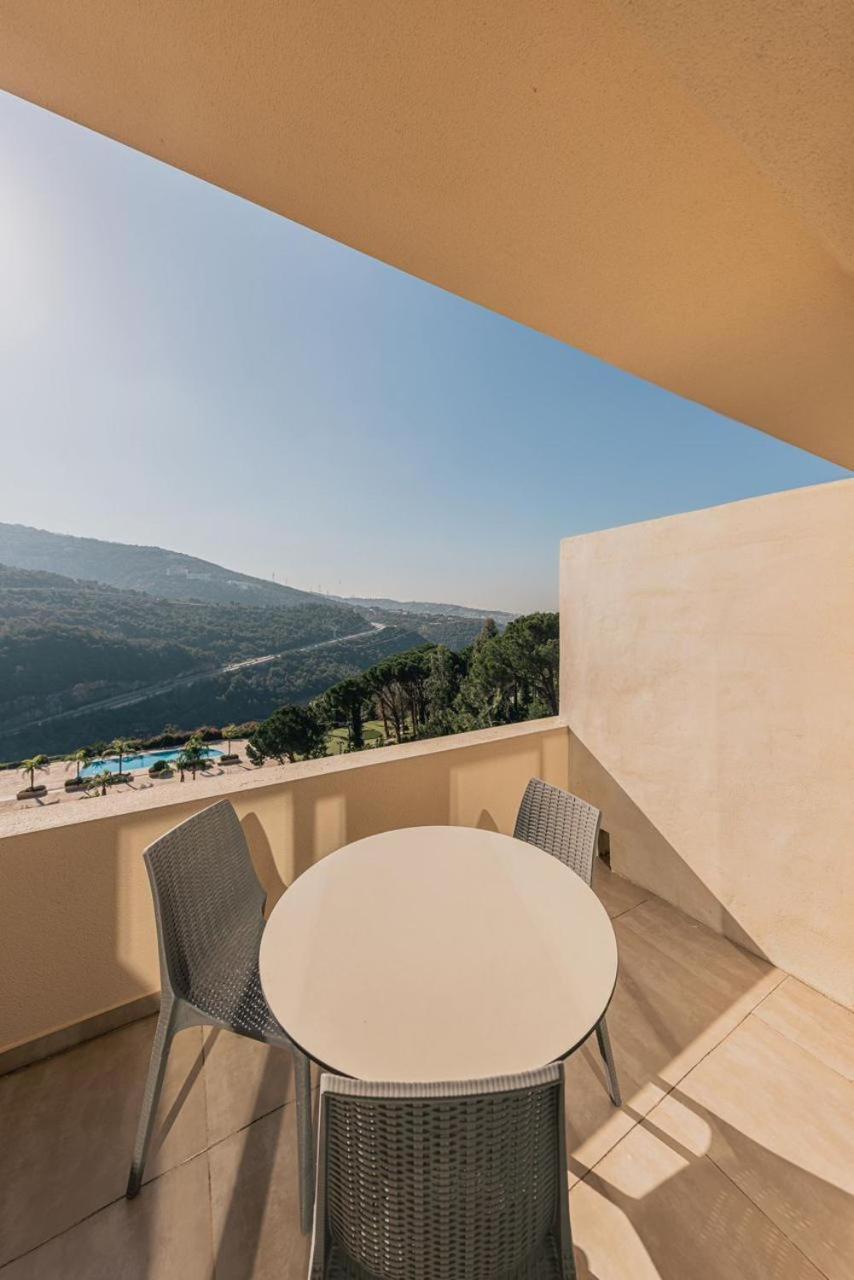 Country Lodge Hotel & Resort Beirut Esterno foto
