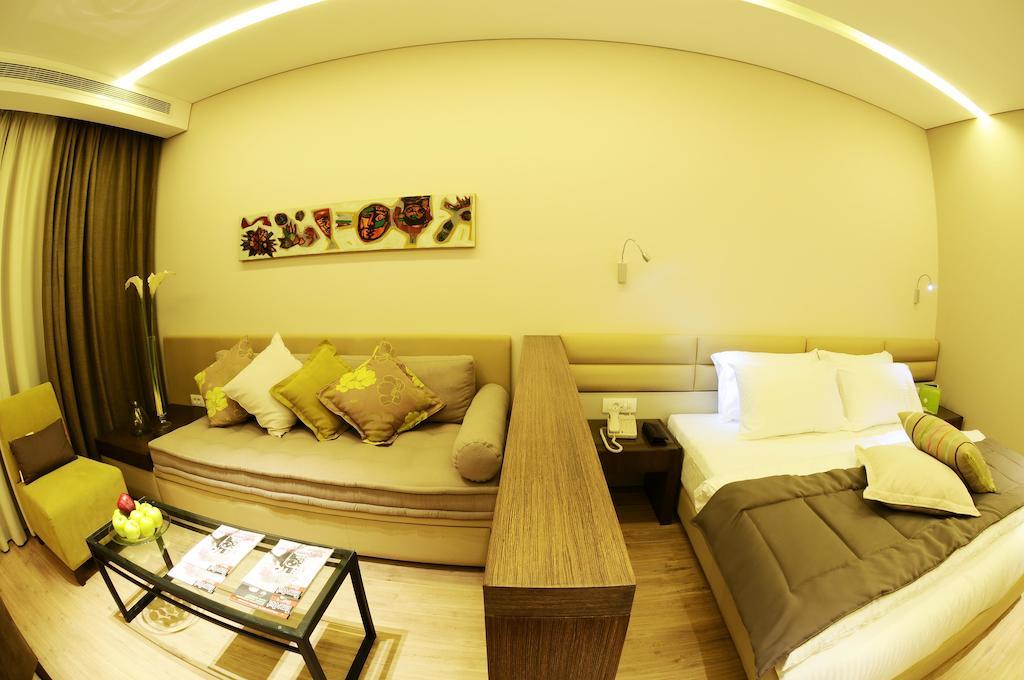 Country Lodge Hotel & Resort Beirut Esterno foto
